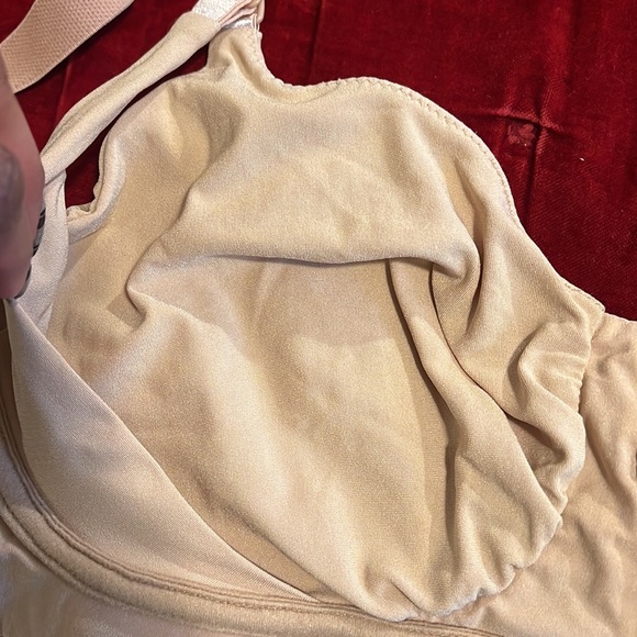 Bella maternity nursing bra size 38 F/ G:(H:( - Picture 9 of 11